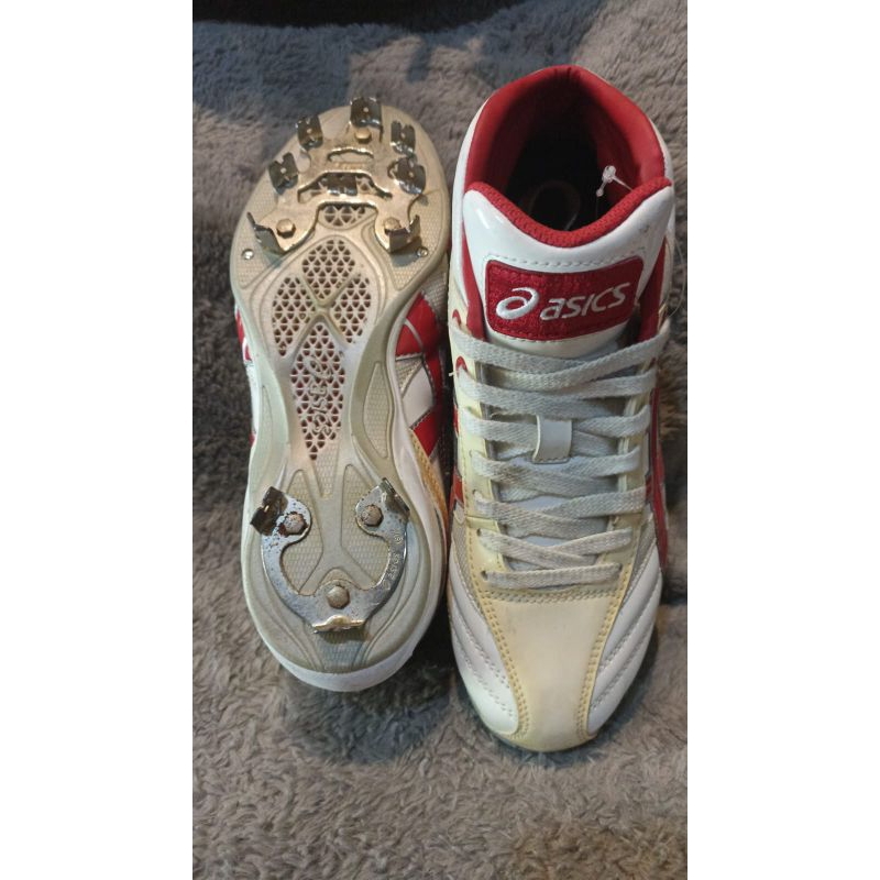 Sepatu Baseball Asics