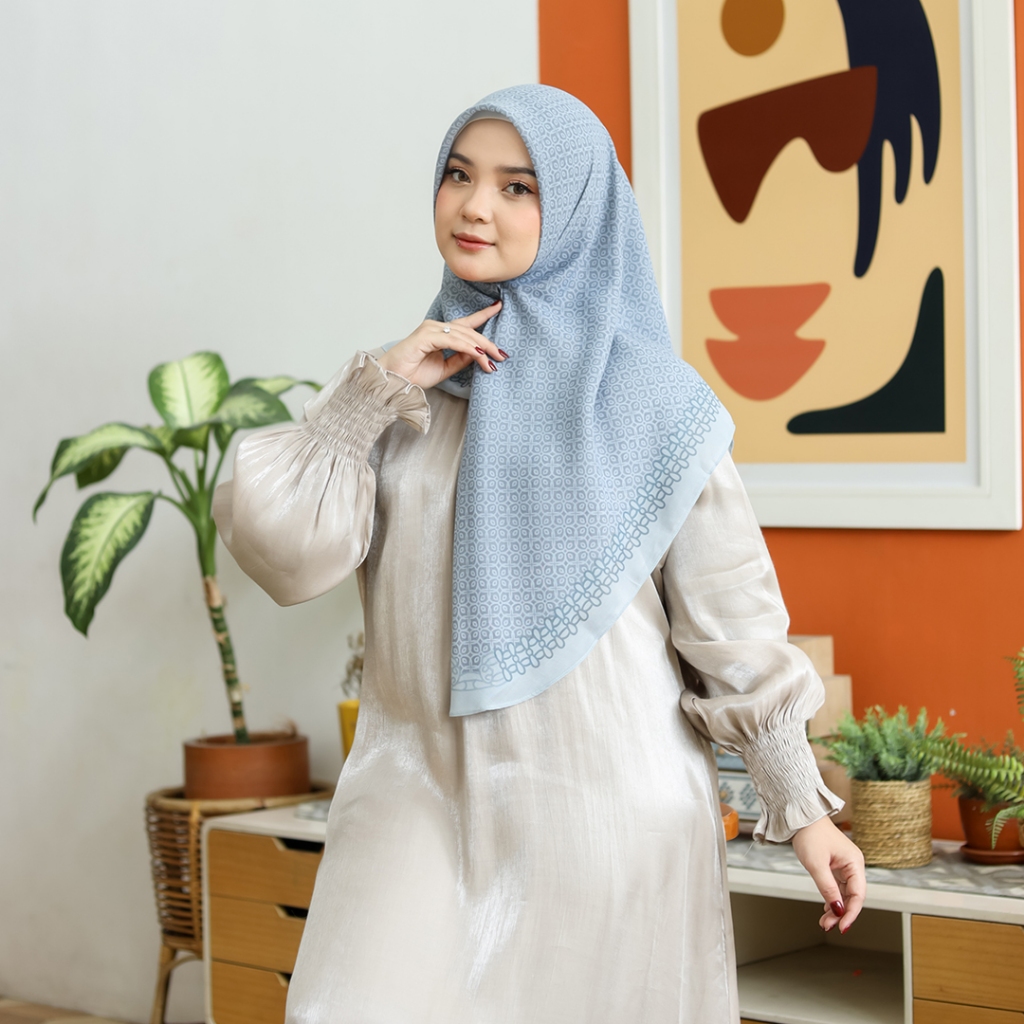 Umama Scarf - Kerudung Motif Jilbab Segi Empat Hijab Daily Segi Empat Voal Digital Print Oval Pouch