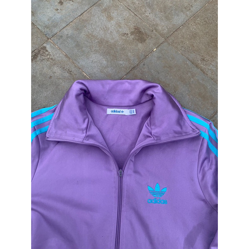 Tracktop Adidas Bunga