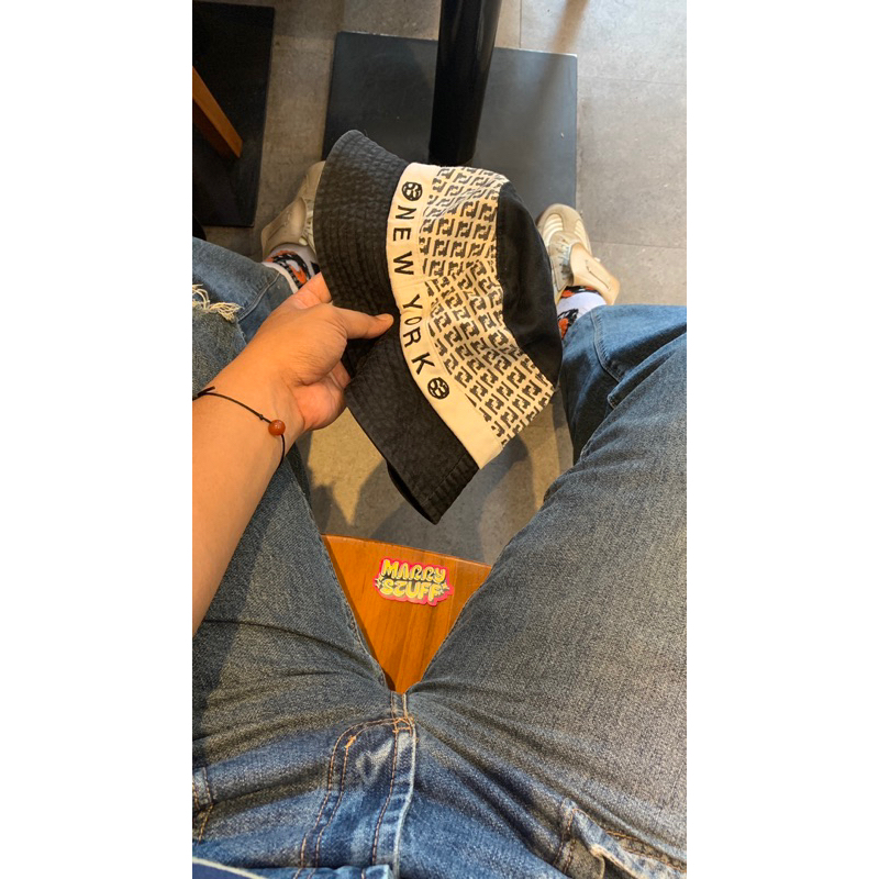 TOPI BUCKETHAT SMITH BRIDGE