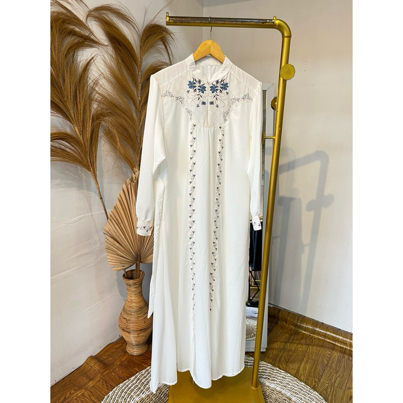 Gamis Putih Motif Bunga