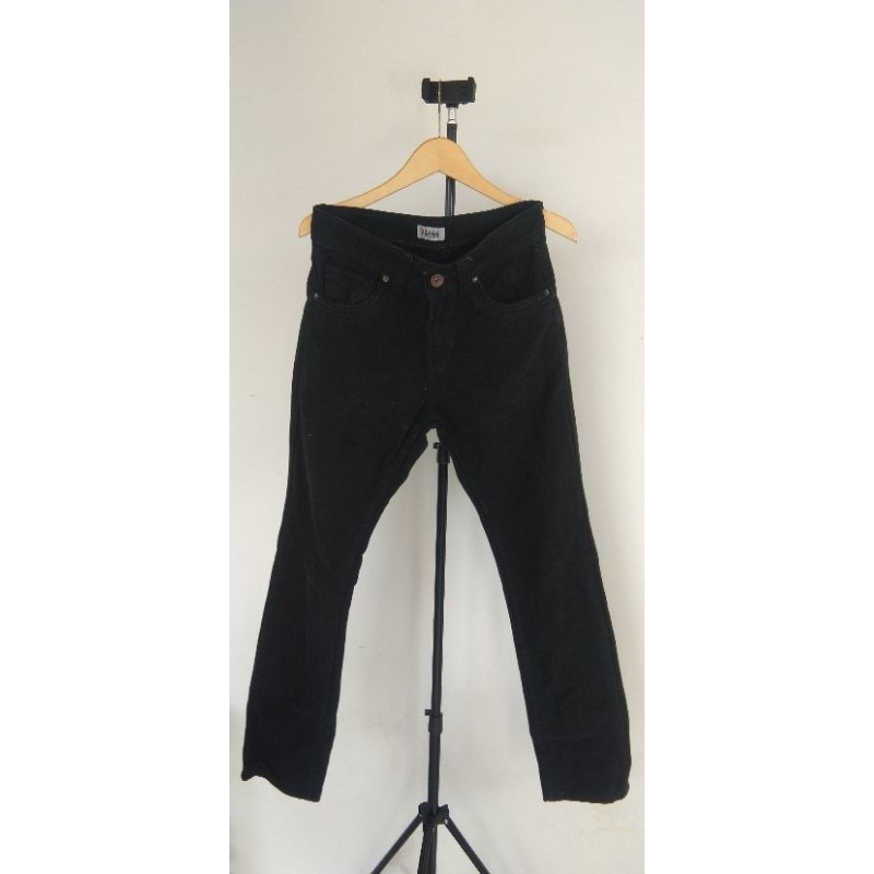 LOIS JEANS ORIGINAL size 32 Second Hitam