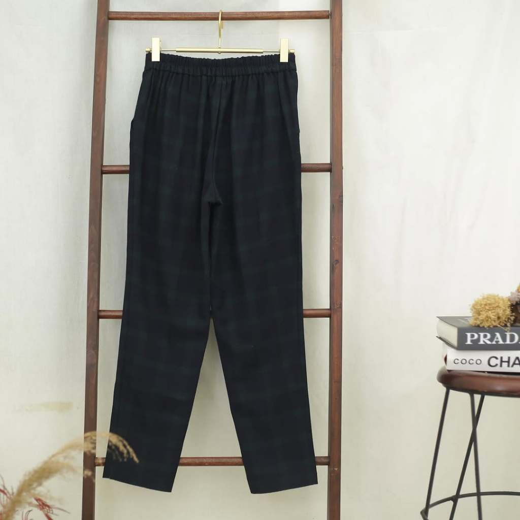 RE003 GU By UNQ Women Highwaist Ankle Plaid Pants U106