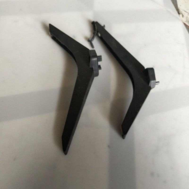 STAND KAKI TV LED HISENSE 32E4H