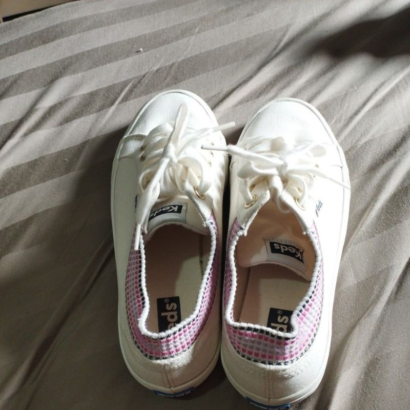 Sepatu Keds