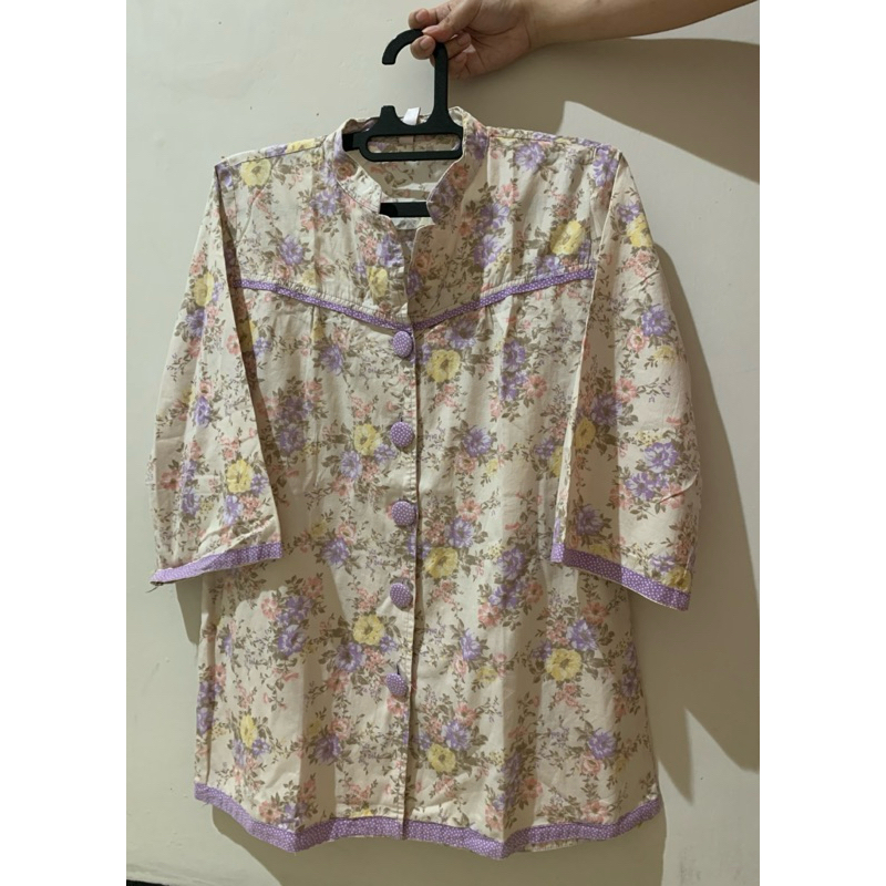 PL || PRELOVED KEMEJA ATASAN PEREMPUAN UP TO BB 65KG BWI188 by BUANA
