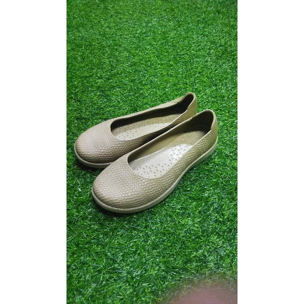 Yumeida T LD 9098 (L) [37-41] | Sepatu Wanita Bermotif | Sepatu Wanita (CSDS)