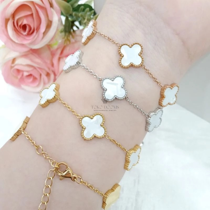 gelang wanita titanium clover putih bergerigi
