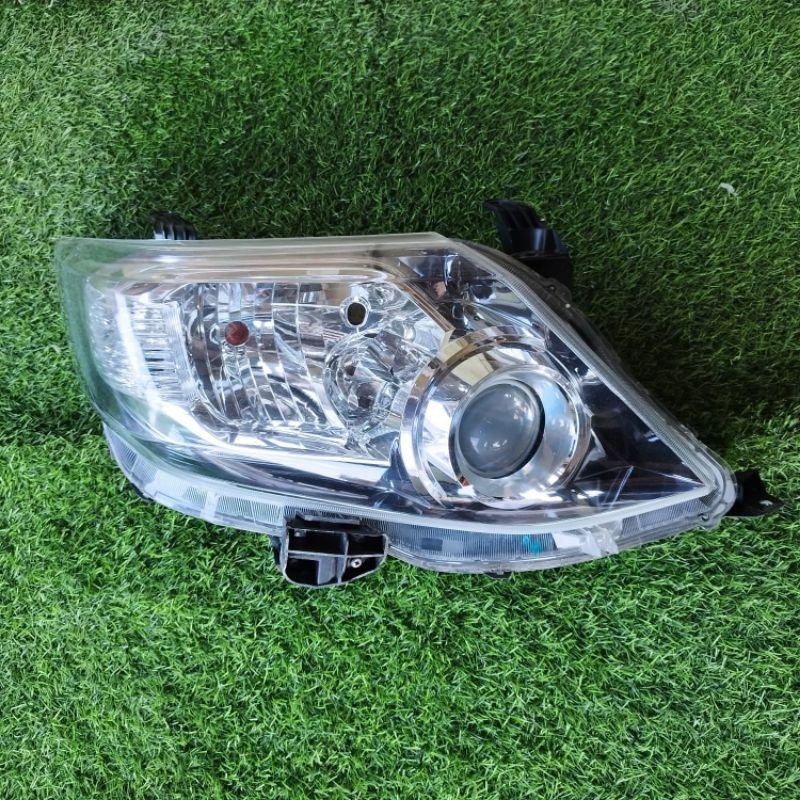HEADLAMP KANAN TOYOTA GRAND FORTUNER 2012-2015