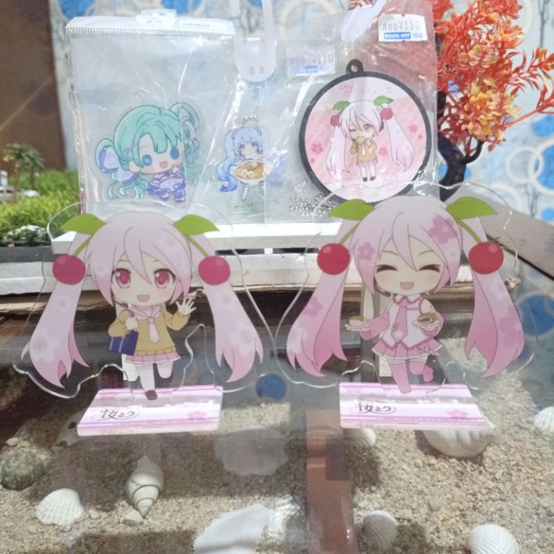 Official merch vocaloid hatsune miku, rin len rubber akrilik