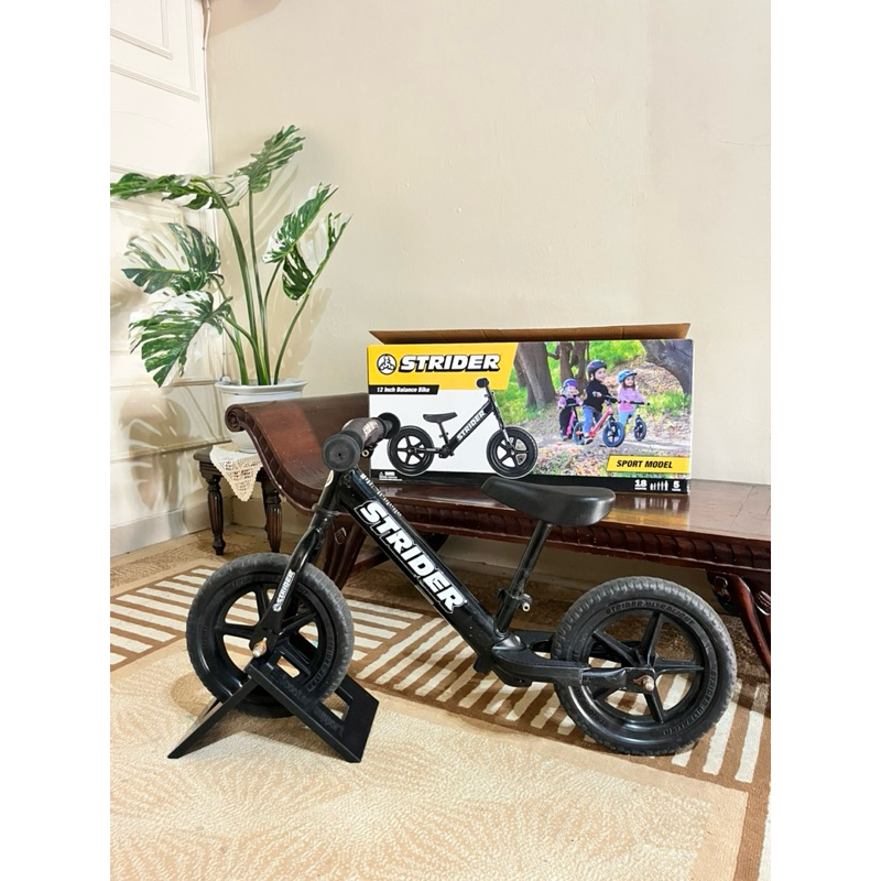 Preloved Strider Sport Black Balance Bike 12 inchi kids toddler baby