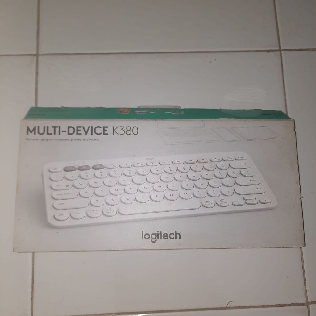 Preloved Keyboard Bluetooth Logitech K380