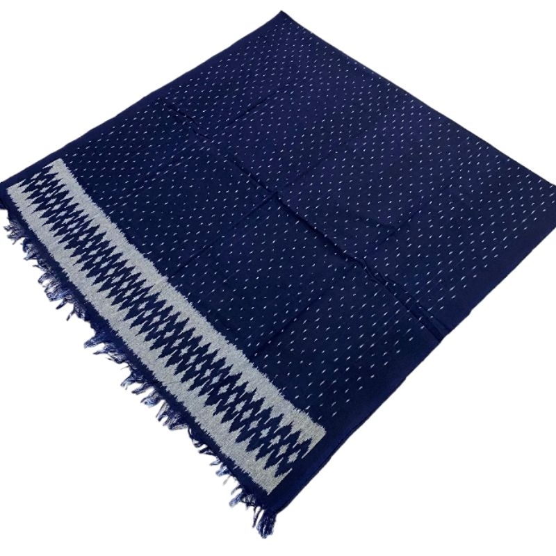 Kain tenun blangket motif hujan gerimis bernuansa etnik nusantara