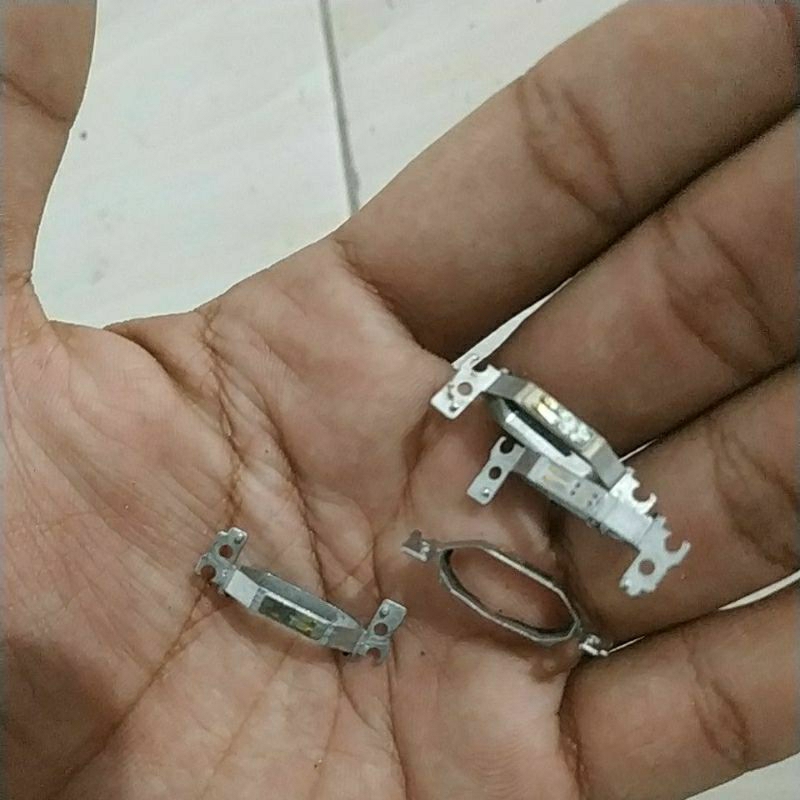 plat penahan kamera bekas Oppo f11 pro
