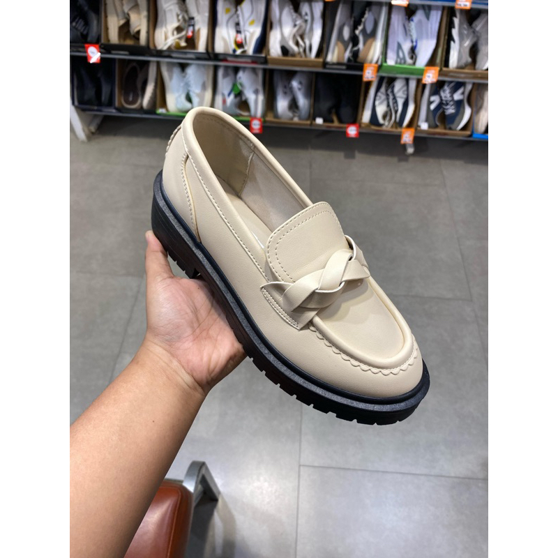 Payless Brash Royalty Womens Octavia Lug Loafers - White