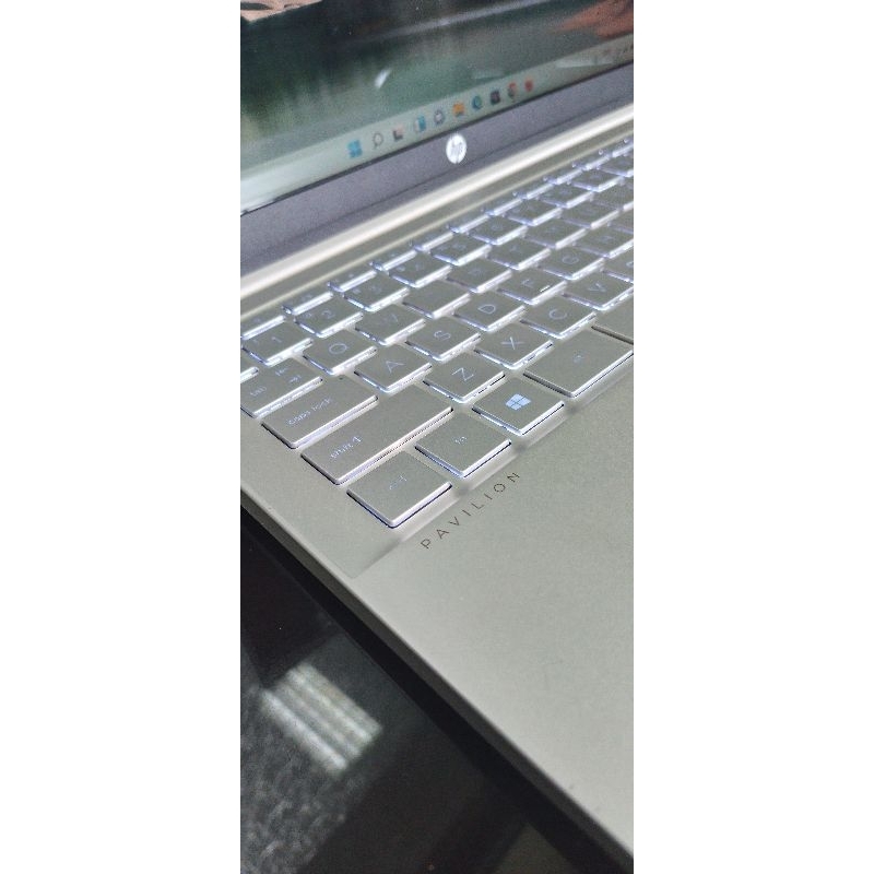 Laptop hp pavillion 14 core i5 gen 11 xe iris + nvidia