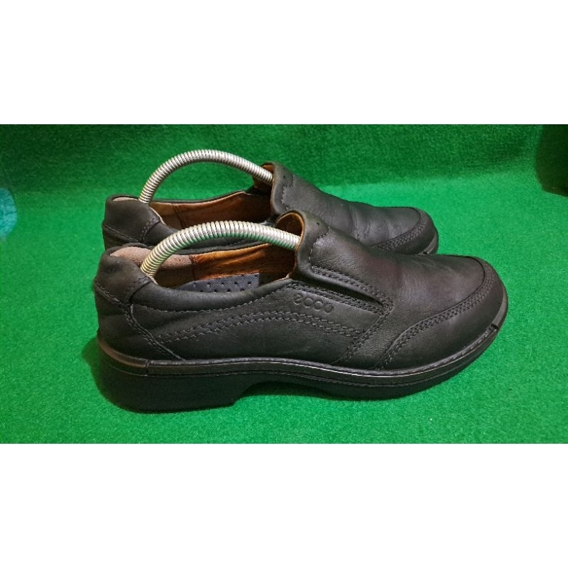Ecco sepatu kulit slip on size 40