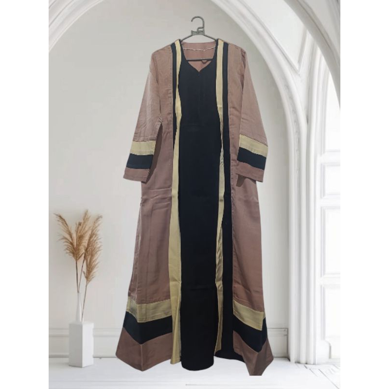 PRELOVED ABAYA BUSUI FRIENDLY WARNA MILO KOMBINASI HITAM DAN CREAM