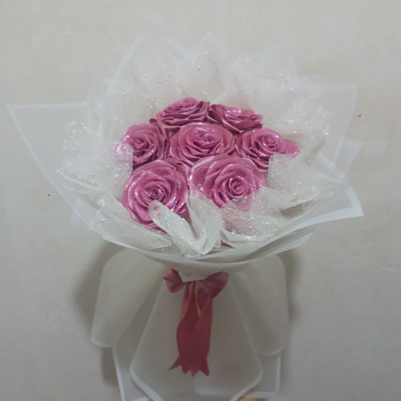 

DS FLOWERS|Bouquet bunga / buket murah/buket/pita satin|Bouquet wisuda/kelulusan|Bouquet hadiah ultah