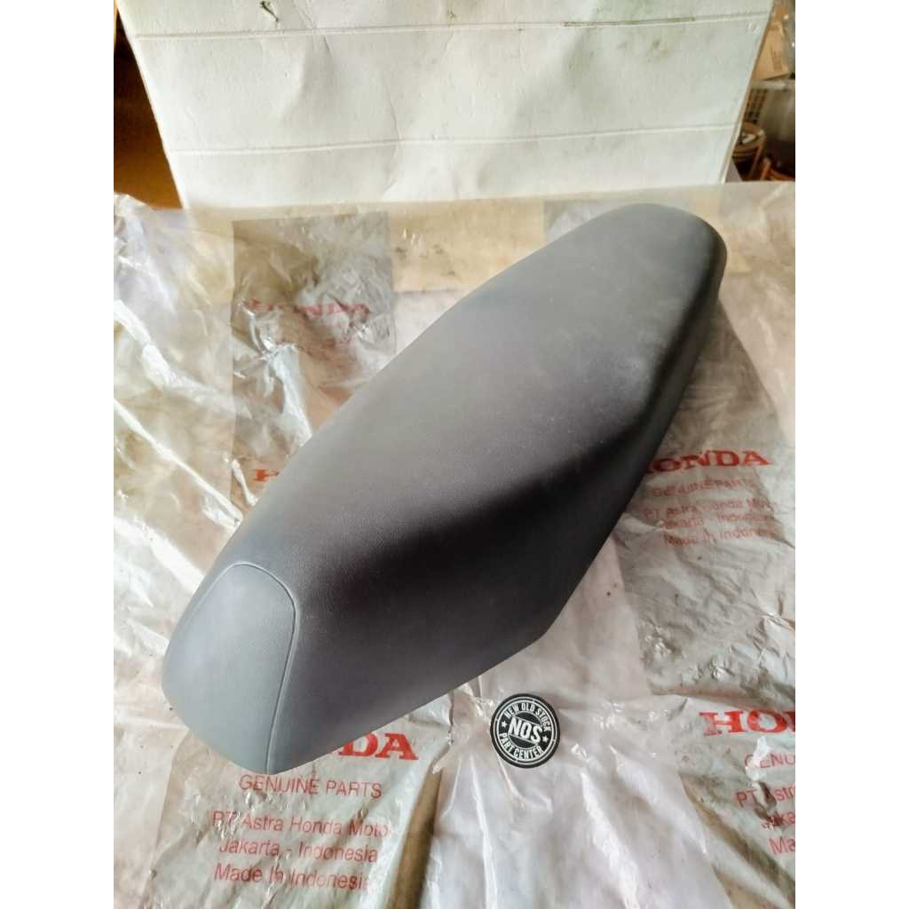 SEAT COMP DOUBLE JOK ASSY HONDA BEAT KARBU OLD LAMA ORIGINAL ORISINIL ORI ASLI AHM 77200-KVY-960