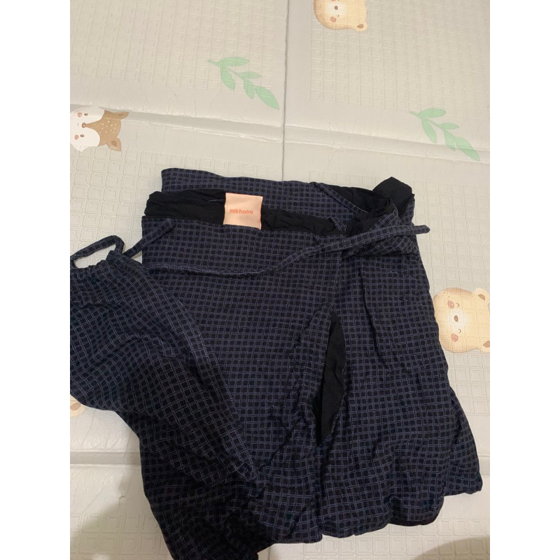 Gendongan M-shape mikhadou