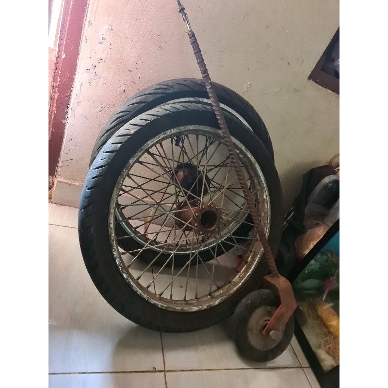 Ban Bekas Gerobak 3 Roda