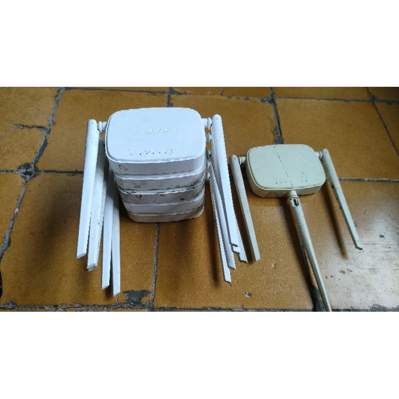 ALAT RUTER WIFI TENDA N301 BARANG SECOND