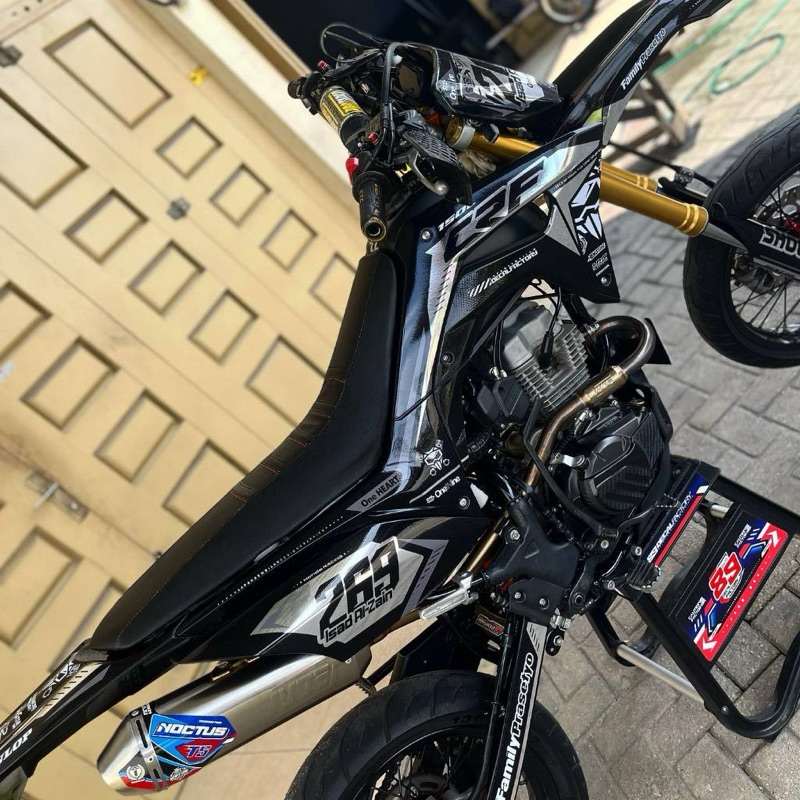 DECAL CRF 150l CHROME