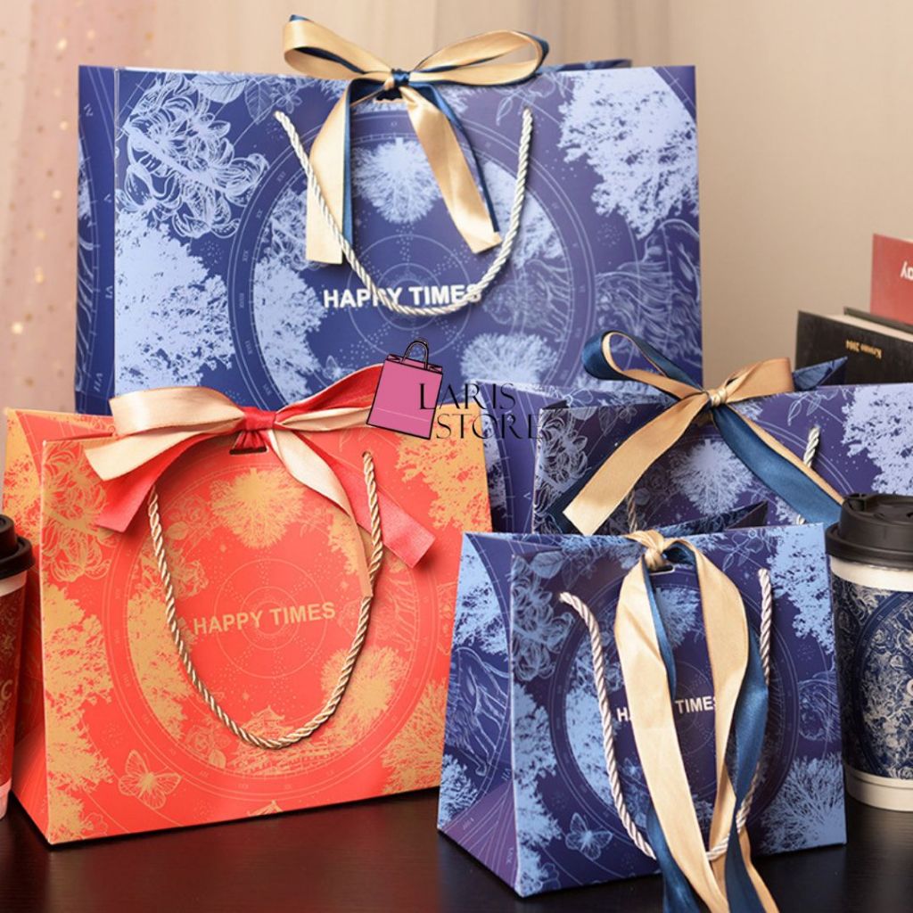 

Paperbag Premium Biru Merah Salju / Tas Kado Impor / Tas Hadiah / Hampers/Tas kantong Hadiah / Hampers/ paperbag murah/paperbag murah/Paper Bag Wedding / Bridesmaid Premium / paperbag tebal/ Paperbag Biru Merah Salju