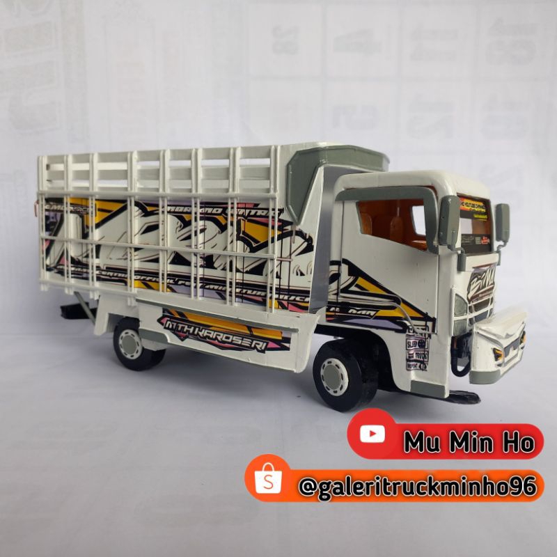 HIDROLIK BUKA TUTUP Miniatur Truk Oleng Giga Putih