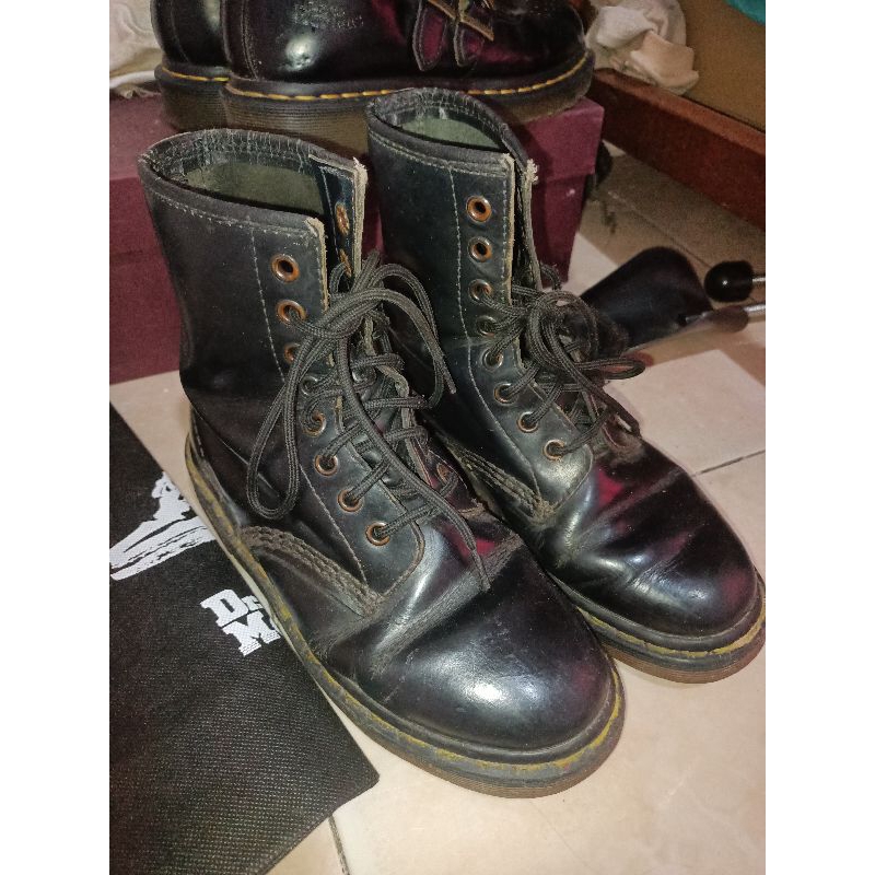 dr martens 1460 black smooth