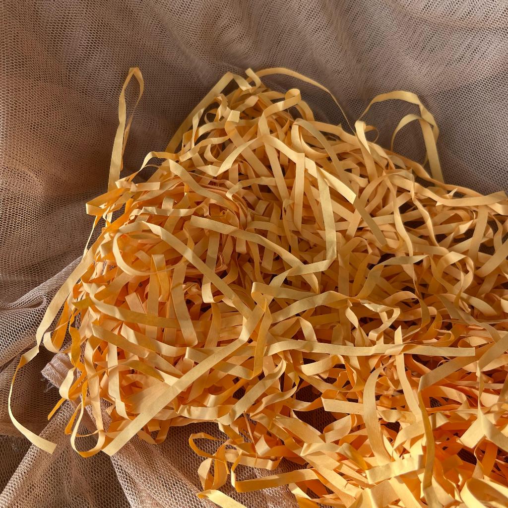 

KERTAS GIFTB0X SHREDDED PAPER TERMURAH UNTUK FILLER HAMPERS ATAU KADO GIFTBOX