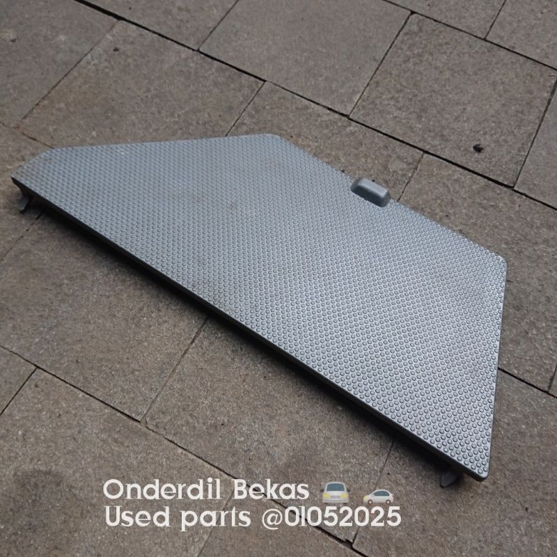 interior trim bagasi kanan nissan xtrail T30