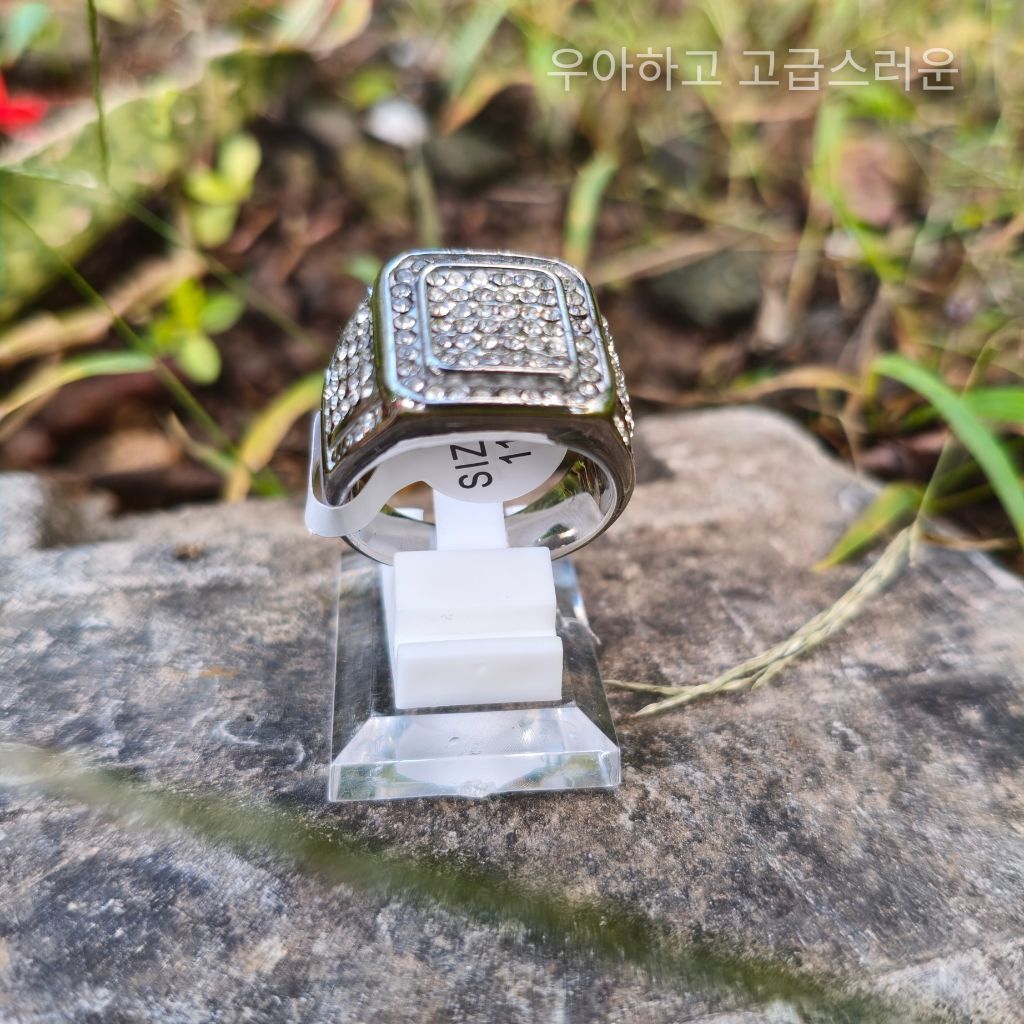 CINCIN TITANIUM PRIA WANITA ASLI ANTI KARAT BATU BERLIAN GAGANG KEEMASAN 018