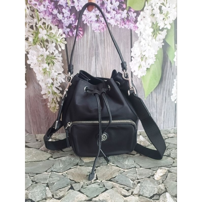 Tas Bucket Serut Tory Burch Nilon