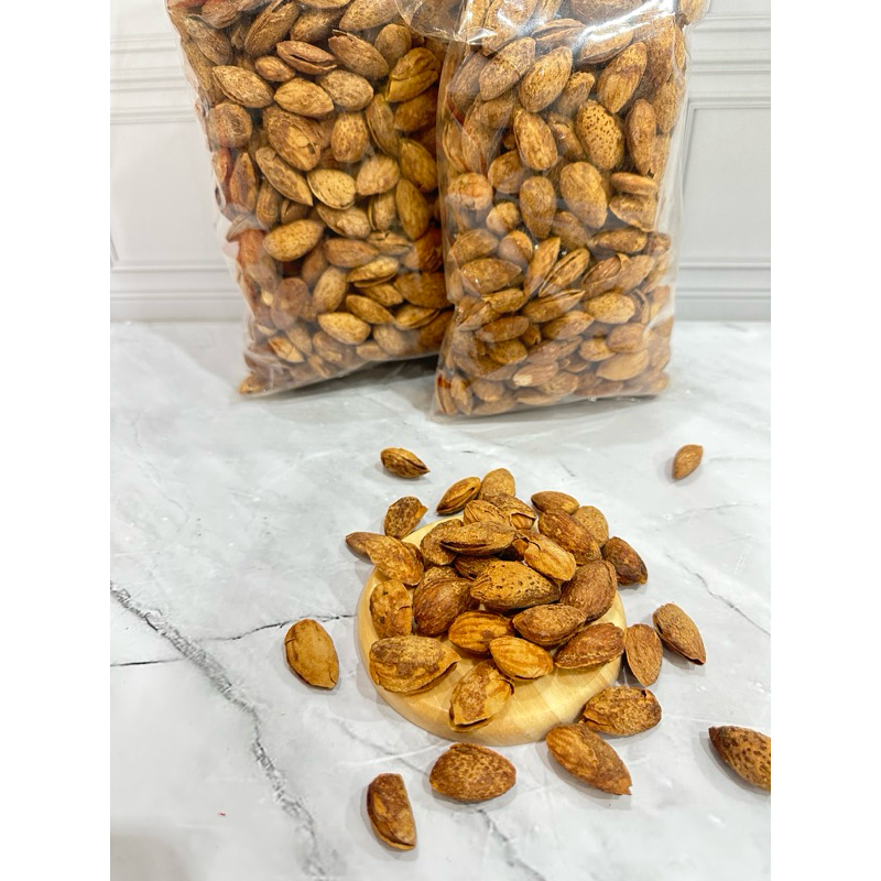 

Kacang Almond Susu Cangkang Roasted Sudah Matang Kemasaan 1kg Oleh Oleh Haji dan Umrah