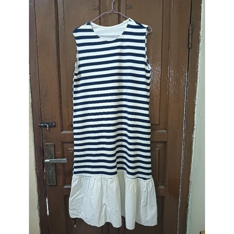 Preloved dress two tone midi dress garis
