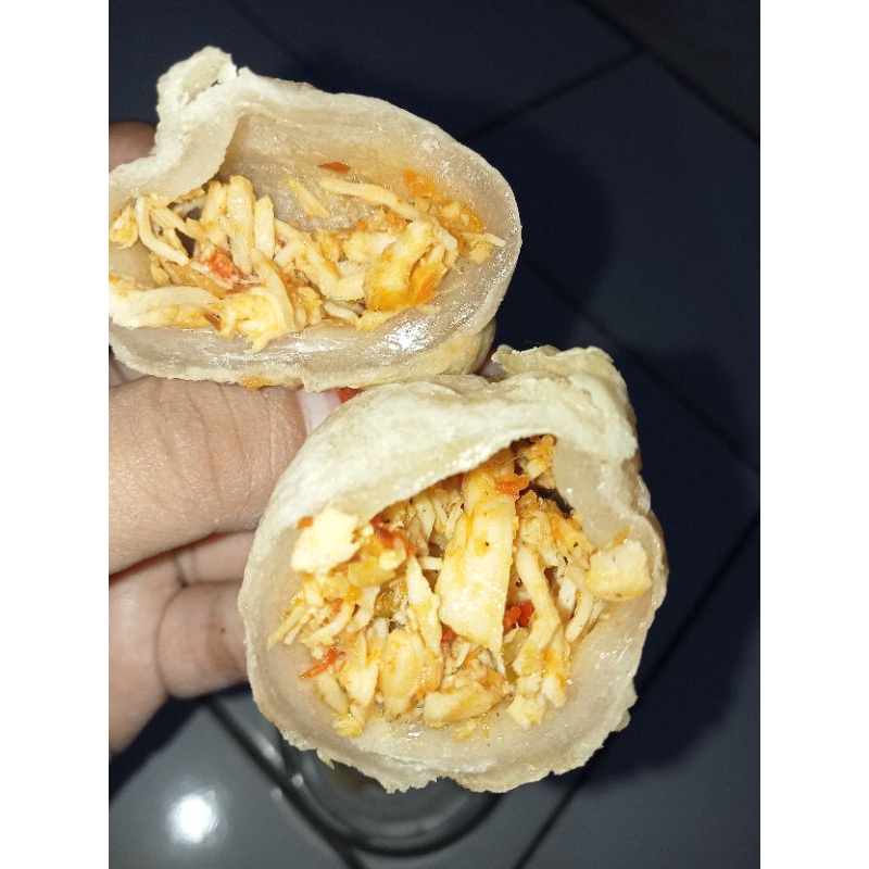 

cireng isi ayam suwir pedes