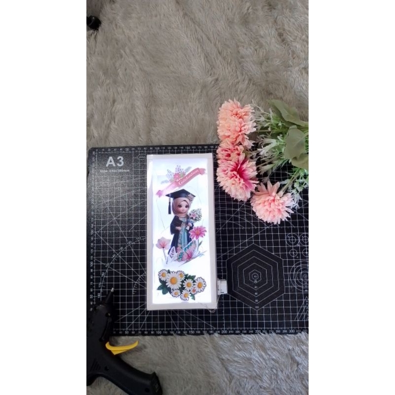 

box wisuda cantik