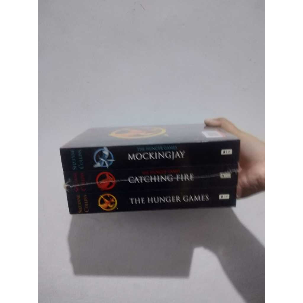 The Hunger Games Box Set (Trilogy) by Suzanne Collins