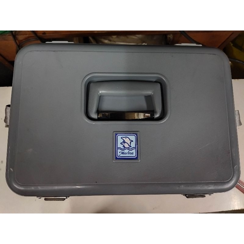 Coolbox lion star Marina 18s