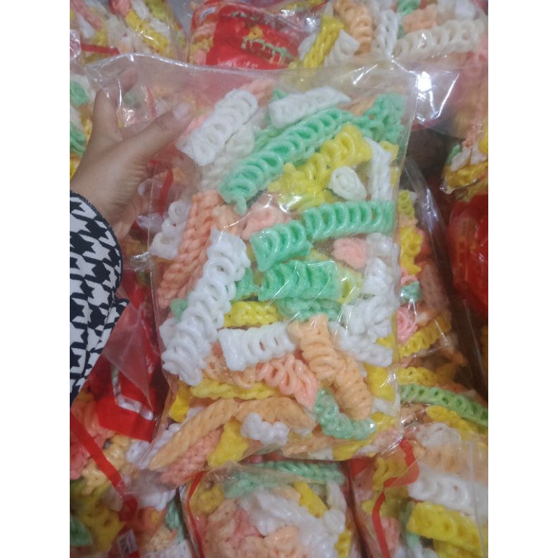 

Kerupuk rantai warna warni gurih dan renyah satu plastik besar