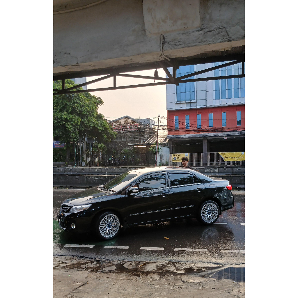 PAKET VELG PLUS BAN ACCELERA 225 40 R18 UNTUK MOBIL ALTIS USE VELG HSR BENAWA RING 18