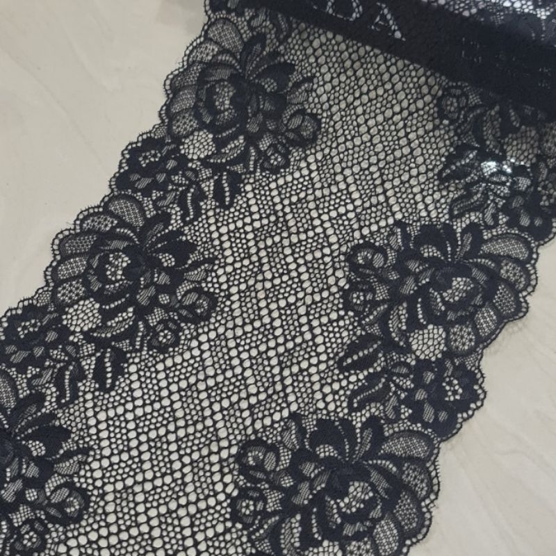 Renda Stretch Lebar, Renda Elastis Lebar, Renda Stretch Varian Motif Warna Hitam (Permeter)