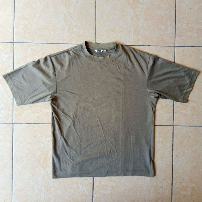 Kaos Uniqlo Airism Second