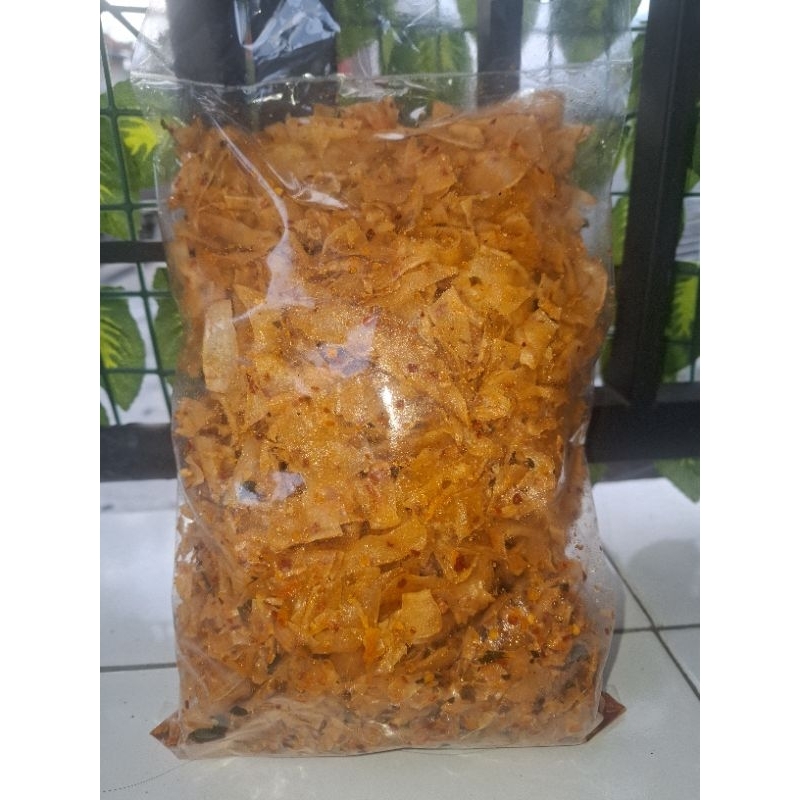 

Keripik singkong kriwil pedas daun jeruk- 500 gram