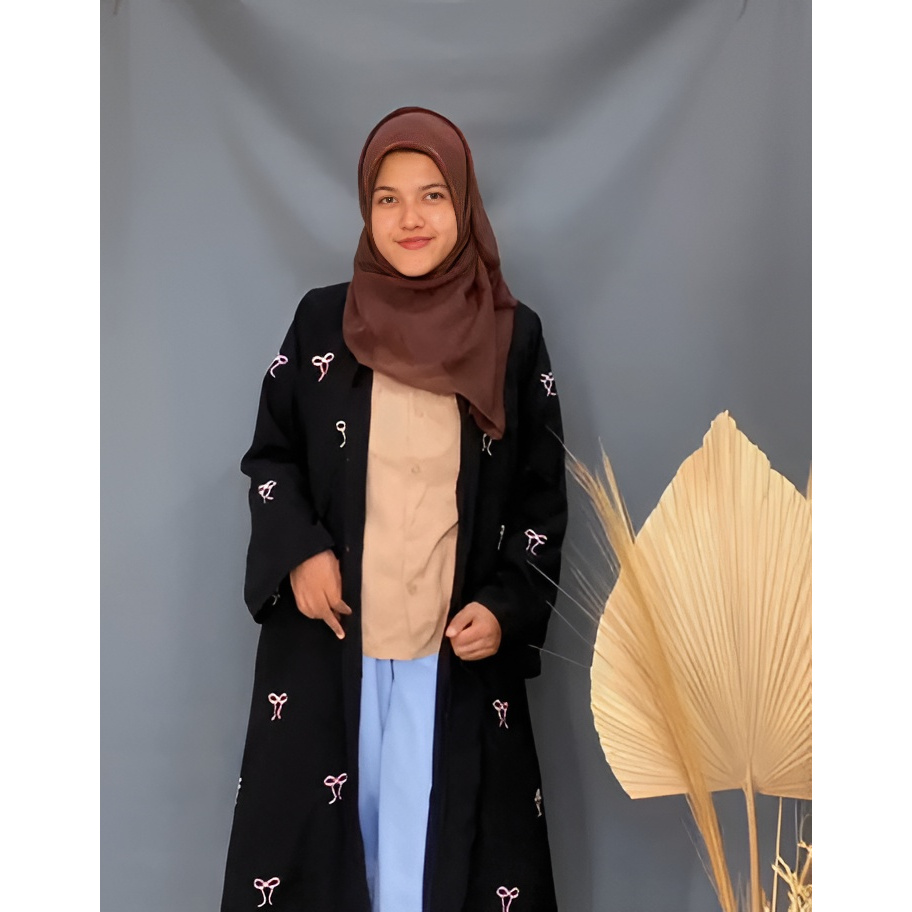 Abaya Salma Cardi Pita Pink Bahan Jetblack Adem Cocok Untuk Casual Dijadikan Outer Pengunci Kancing