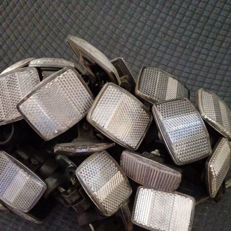 MATA KUCING SEPEDA REFLEKTOR SEPEDA