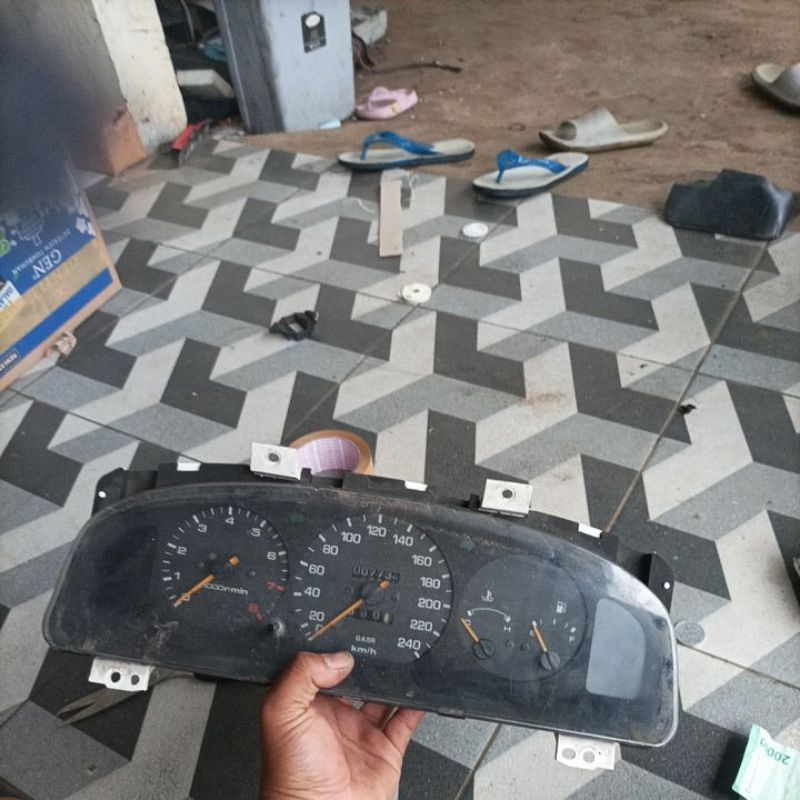 speedometer mazda cronos v6 2500 cc