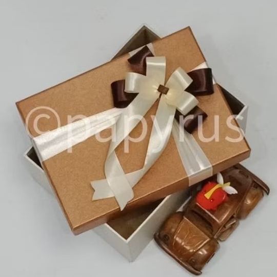 

PAPYRUS Kombinasi 15x20 Tinggi 5cm Kotak Kado Gift Box V2